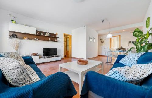 Costa Dorada Apartment | Hauzify I Apartament Riba Aurea