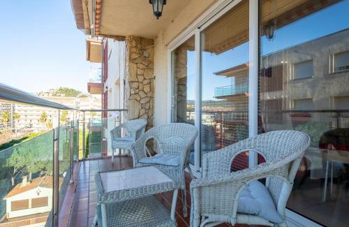 Santa Susanna Apartment | Hauzify I Apartament Llevant