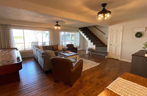 Havana House | Havana Lakeside Escape- Private Beach & Game Room!