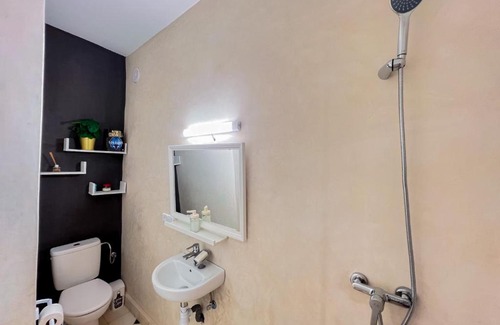Ida Ougourd House | Havana room - swimming pool & breakfast