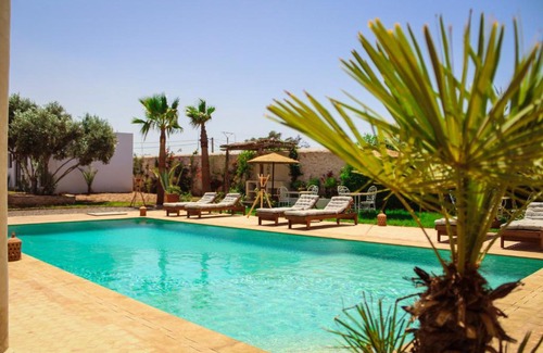 Ida Ougourd House | Havana room - swimming pool & breakfast
