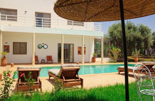 Ida Ougourd House | Havana room - swimming pool & breakfast