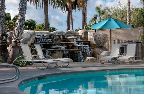 San Diego Hotel | Have Fun Under the Sun in this Beachfront Property with Outdoor Pool