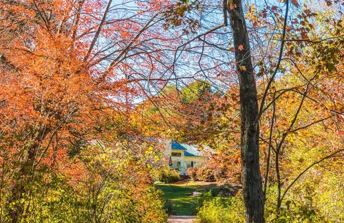 Town of Copake House | Have it all! Lakefront, Pool & Skiing & Gym! 5 Bedrooms