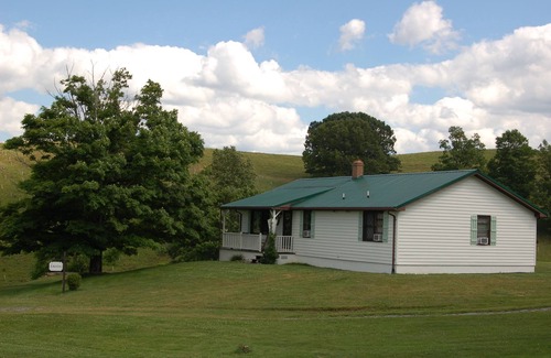Harper House | Haven is a quiet retreat located in the scenic hills of Monterey, Virginia.