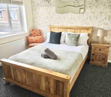 Ashford House | Haven lovely home just off M20 in great area & parking