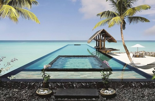 Reethi Rah House | Haven of Relaxation! Balcony w/Beach View, Private Indoor Spa Tub, Outdoor Pool