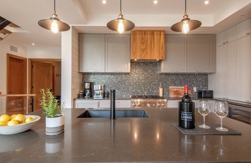 Mont-Tremblant House | Havre 115 Des Montagnes | Luxurious & Modern | Ski-in Ski-out