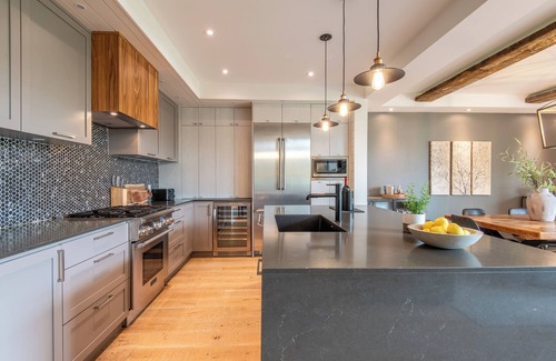 Mont-Tremblant House | Havre 115 Des Montagnes | Luxurious & Modern | Ski-in Ski-out