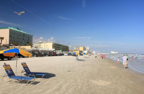 Daytona Beach Shores House | Hawaiian Inn Beach Resort Unit 221