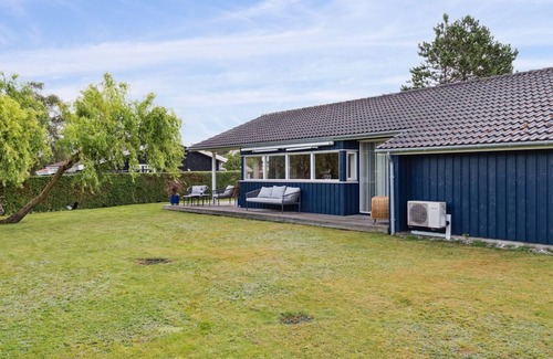 Store Kongsmark House | "Hawarth" - 275m from the sea by Interhome