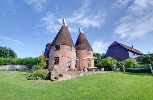 Abbess Roding Cottage | Hawkridge Oast