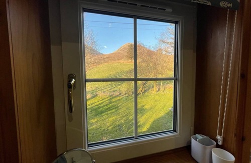 Torrin Cottage | HAWTHORN DENE, pet friendly, cosy croft cottage with mountain views in Torrin