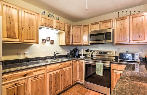 Hawthorne Apartment | Hawthorne Apartment w/ Boat House + Kayak!