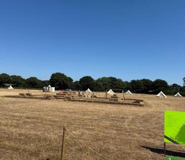 Burton Other | Hawthorne Field - Shoreline Escapes