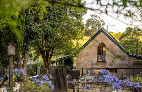Hay Valley House | Hay Valley Chapel & Cemetery BNB