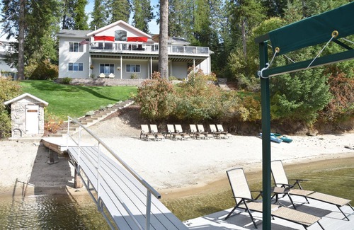 Hayden House | Hayden Lake Sunlit & Spacious Reunion Home -7 Bedrooms - Sleeps Up To 17!