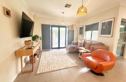 Bunbury House | Hayes Haven Bunbury