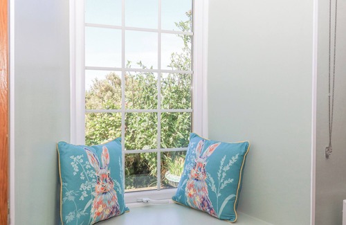 Campbeltown Cottage | HAZEL'S COTTAGE, pet friendly, with open fire in Campbeltown