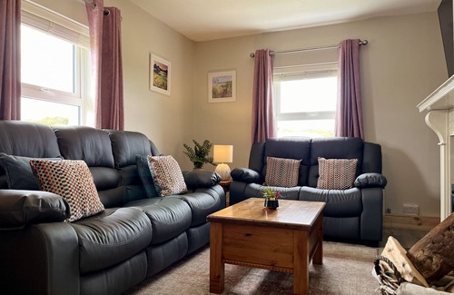Doolin Cottage | Hazelwood Cottage - a bungalow that sleeps 5 guests in 3 bedrooms