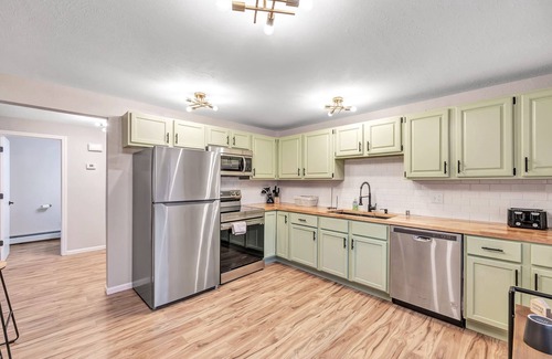 Green Bay House | Hazelwood Haven (2-Bedroom) - Pets Allowed by RedAwning