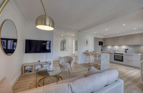 Ile Verte Apartment | #HE The Golden Escape Ile Verte luminous renovated