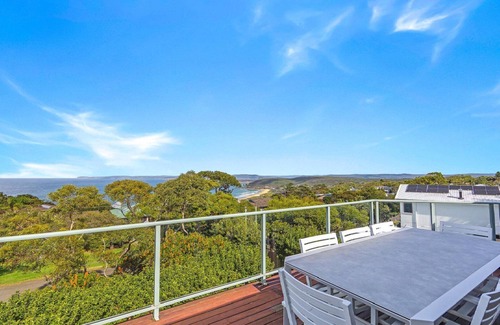 Killcare Heights House | Headlands at Killcare by HolidayCo.