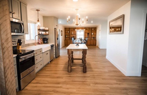 Rolla Other | Headquarters @ Prairie Base, Roomy 2 King Ensuites