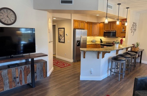 Leavenworth Condo | Heart Of Downtown Leavenworth - Newly Renovated - Steps Away From Everything!