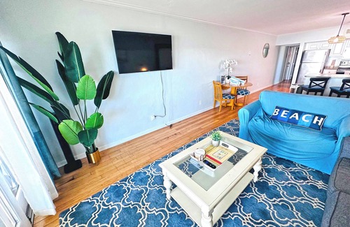 Independence Square Apartment | Heart of Indian Rocks Beach on the Sand Balcony Sunset Views