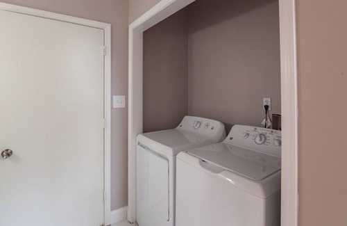 Hanover Place House | Heart of KC Living - Westport ~ Plaza ~ Crossroads