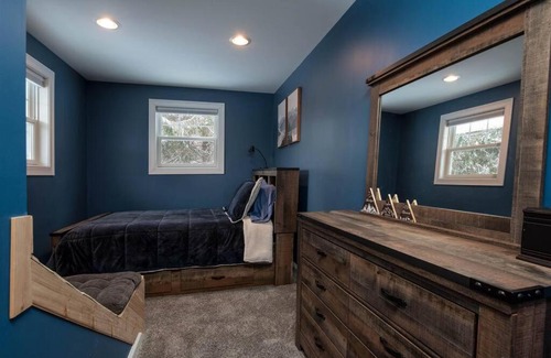 Ludlow House | Heart of Ludlow 5 fully stocked and minutes from Okemo Base