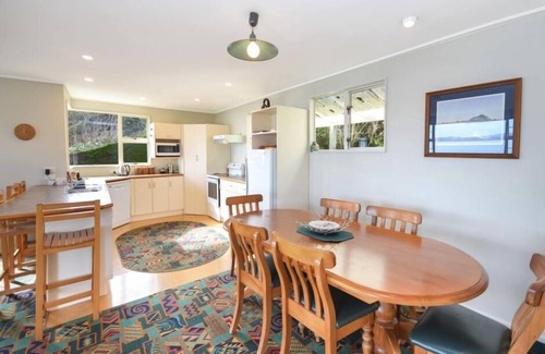 Moeraki House | Heart Of Moeraki Holiday House