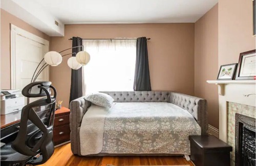 Tyler Park House | Heart of the Highlands with a Country Vibe! Large backyard.