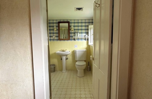 Warren Other | Heart of the Mad River Valley: 5 bed/5 bath, 5 minutes from Sugarbush Resort.