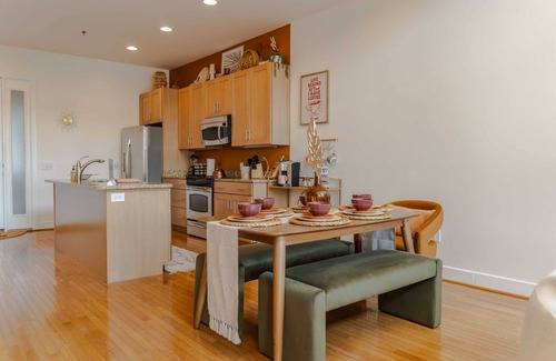 East Market District Apartment | Heart of Vibrant Lou District | Groovy NuLu Condo!
