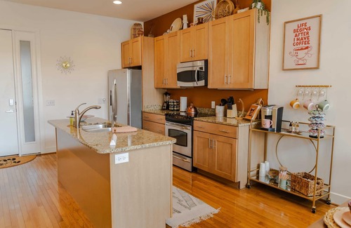 East Market District Apartment | Heart of Vibrant Lou District | Groovy NuLu Condo!