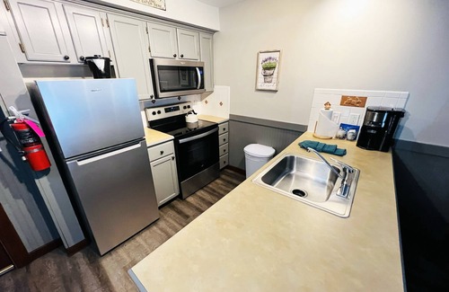 Snowshoe Condo | Heart of Village Mountain Condo Ski In/Ski Out