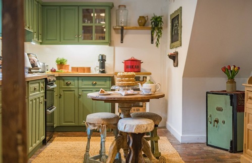Biddenden Cottage | Hearts of Oak - a holiday let that sleeps 6 guests in 3 bedrooms