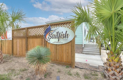Port Aransas RV Rental | Heat Pool, In Town, Dog Park, Fishing, WIFI, Laundry Room, Walking Paths
