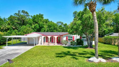 Crystal River House | Heated pool 3 mins Sister Spring