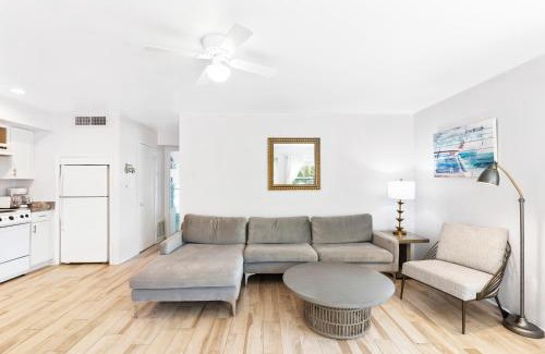 Siesta Key House | Heated Pool, Dock, on Lagoon, Turtle Beach 1 mile and Crescent Beach 2 miles, 1bdr