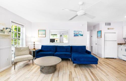 Siesta Key House | Heated Pool, Dock, on Lagoon, Turtle Beach 1 mile and Crescent Beach 2 miles, 1bdr