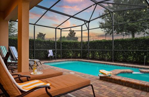 Four Corners House | Heated Pool Game Room 9MI Disney FREE Resort