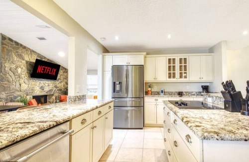 Boynton Beach Apartment | Heated Pool, Game Room & Inlet Views