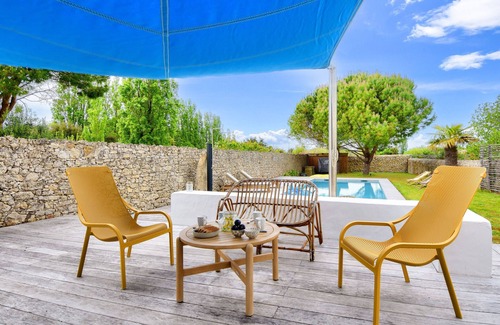 La Gueriniere Ski Chalet | Heated pool, garden, villa for 8 adults 2 children