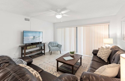 Cocoa Beach Condo | Heated Pool & Hot Tub...Spacious and Bright...Ocean View