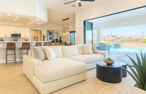 Lake Havasu City House | Heated Pool, Hot tub, Game room, King bed, BBQ with Lake Havasu views!