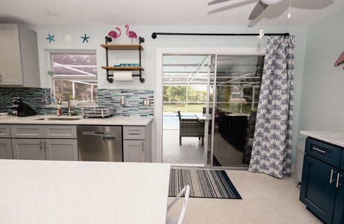 Yacht Club House | Heated Pool, Lanai, Bikes & Beach Gear, Near Beach, Dog Friendly, Fully Stocked