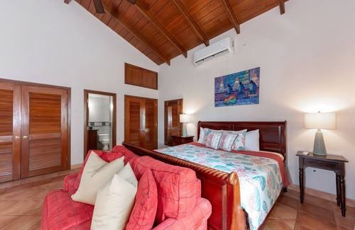 Rosendal Villa | Heated Pool, Large Patios & Space and Views!